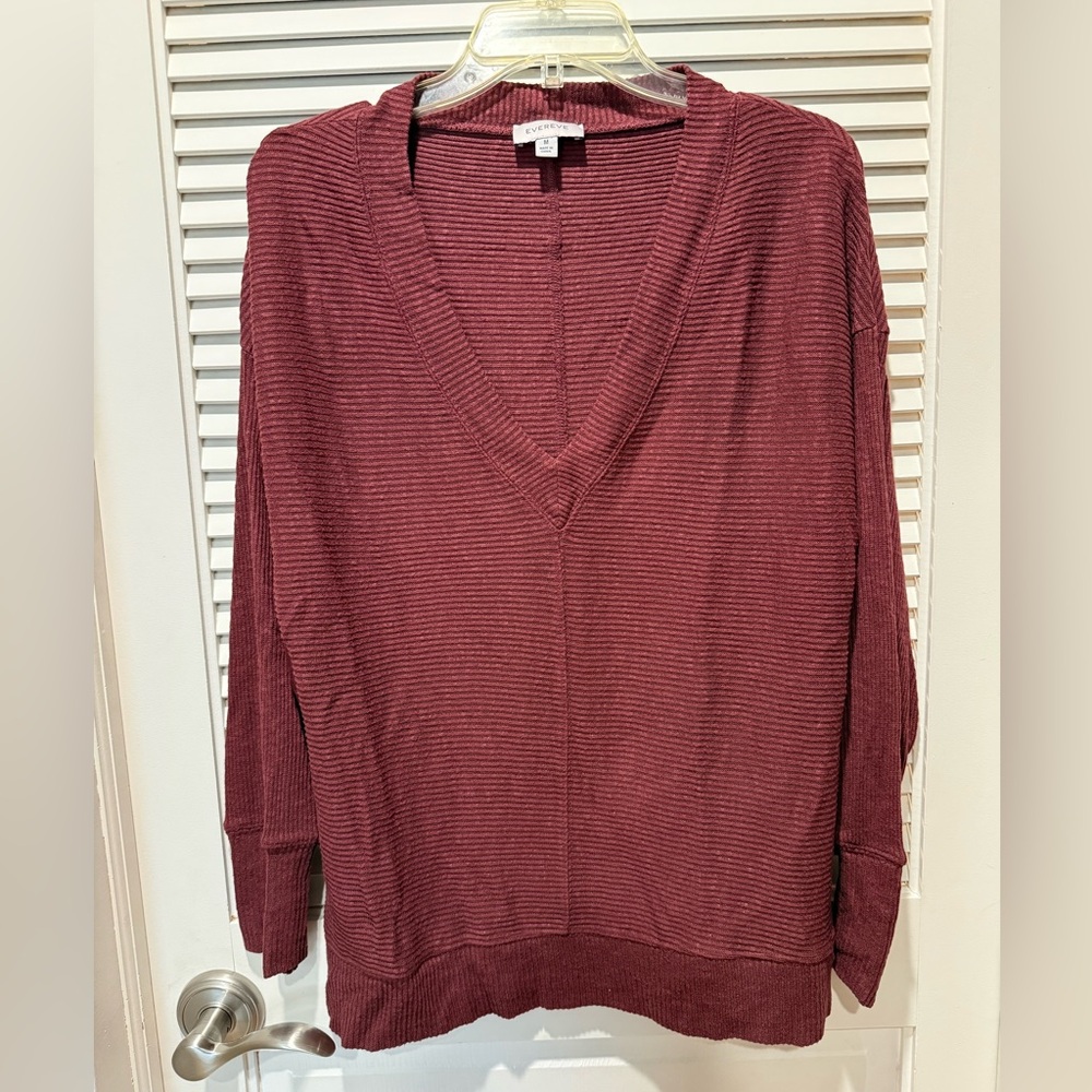 Evereve Ribbed V-Neck Sweater - Maroon M